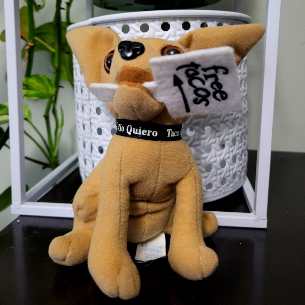 Talking Yo Quiero Taco Bell Dog Chihuahua Plush Free Tacos Sign